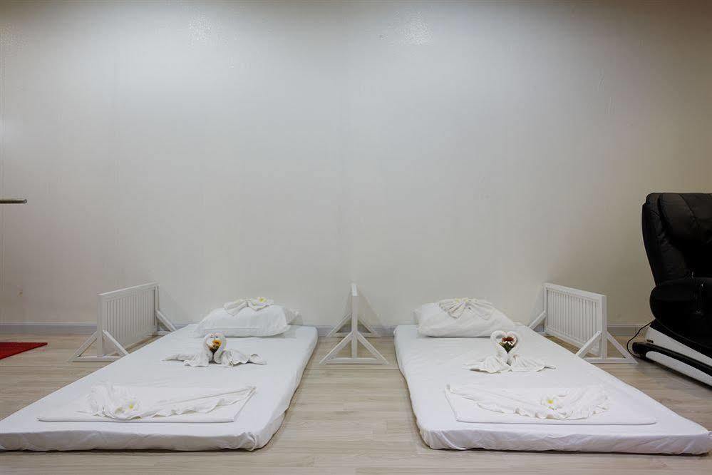 Capsule Hostel Patong Exterior photo