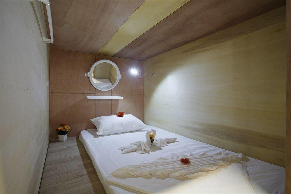 Capsule Hostel Patong Exterior photo